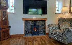 Rose Cottage Trecynon Traditional 2 Bed Cottage Zip World Beacons Bike